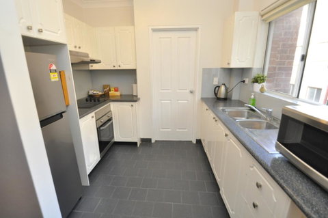 Parramatta Self-Contained Two-Bedroom Apartment (4LEN) - Holiday Byron Bay 3