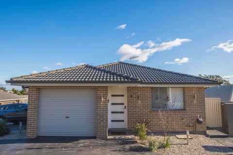 PEACEFUL 2Kingbed RootyHill Townhouse Near Station - Holiday Byron Bay 2