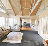 Pelican Lake Holiday House - Holiday Byron Bay