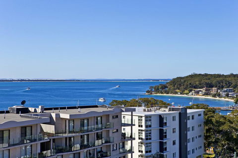 Penthouse Palace - Luxurious Harbourview Location - Holiday Byron Bay 2