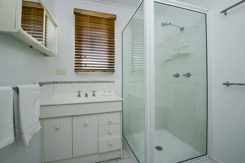 Picnic Bay Apartments Unit 3 - Holiday Byron Bay 3