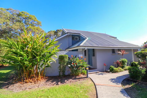 Plover Deluxe Resort Villa - Holiday Byron Bay 0