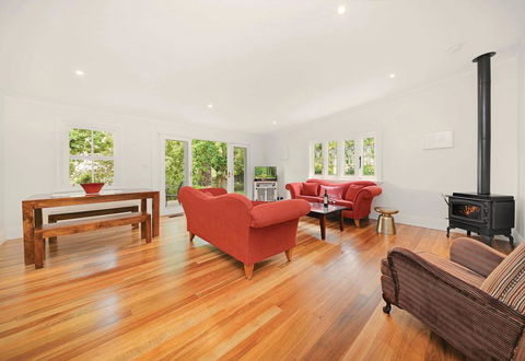 Poet's Cottage - Fireplace, Close To Treks - Holiday Byron Bay 0