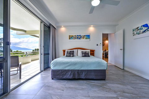 POINCIANA 101 HAMILTON ISLAND CENTRALLY LOCATED 3 BEDROOM, Plus BUGGY!! - Holiday Byron Bay 0