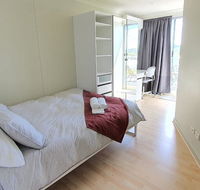 Private modern room - Plaza Building- in City Centre - Holiday Byron Bay