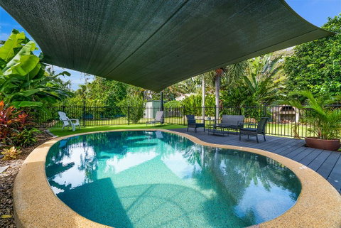Private Pool, Big Backyard, Aircon - Paradise! - Holiday Byron Bay 0