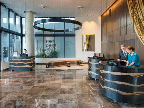 Pullman Brisbane Airport - Holiday Byron Bay 0