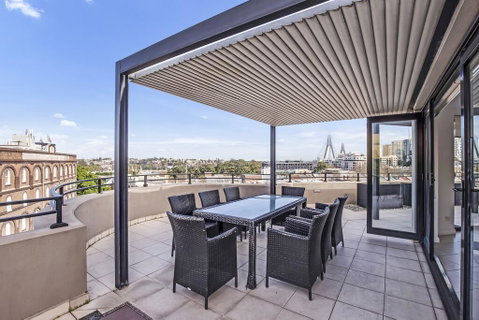 PYRMONT/DARLING HARBOUR MODERN 3 BED PENTHOUSE APARTMENT - Holiday Byron Bay 0