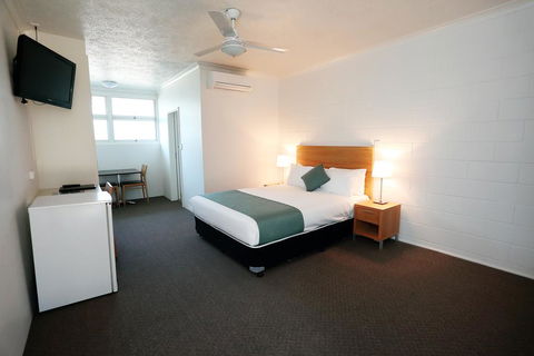 Q Express - Holiday Byron Bay 0