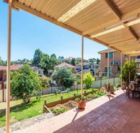 Quiet and spacious living close to all attractions - Holiday Byron Bay