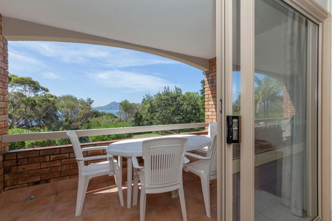 Radburn, Unit 3, 17 Ondine Close - Holiday Byron Bay 0