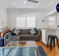 Relaxed Clovelly Beach Home - Parking - Cloey6 - Holiday Byron Bay