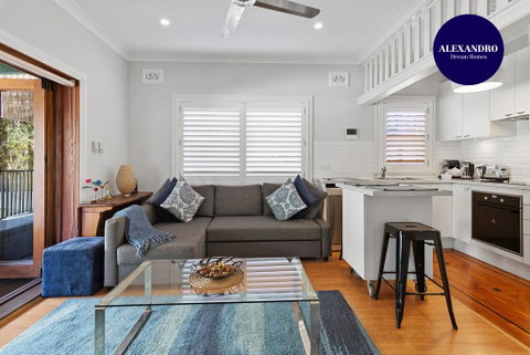Relaxed Clovelly Beach Home - Parking - Cloey6 - Holiday Byron Bay 0