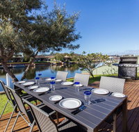 Relaxing Waterfront Property in Quiet Location - Holiday Byron Bay