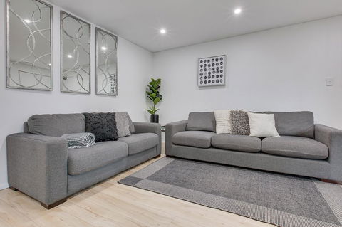 Renovated Unit In The Heart Of Macquarie Park - Holiday Byron Bay 1
