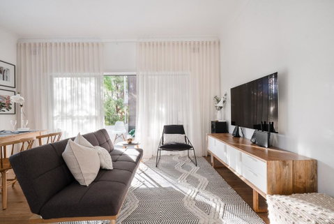 Restful Allawah Retreat Near Sydney Airport - Holiday Byron Bay 0