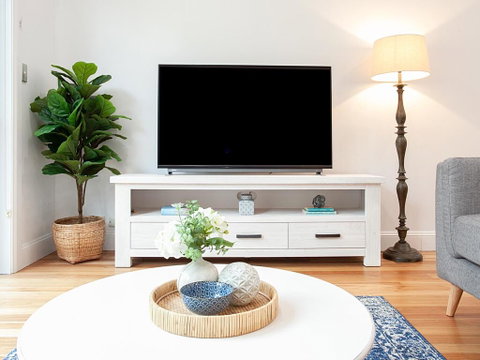 RIPPLES-hosted By:L'Abode Accommodation - Holiday Byron Bay 3