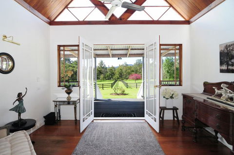 Rivermist - Luxury 6 Bedrooms & 6 Bathrooms! - Holiday Byron Bay 1