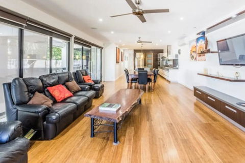 RL Apartments 3 Simms St - Holiday Byron Bay 0