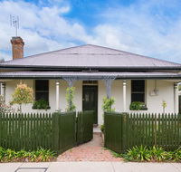Roalies Farm House - Holiday Byron Bay
