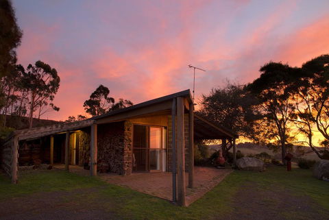 Rockbank Retreat - Holiday Byron Bay 0