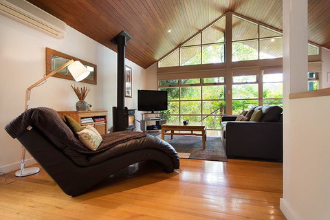 Romantic Treehouse Getaway - Holiday Byron Bay 0