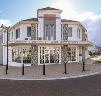Rose Hotel Clarkson - Holiday Byron Bay