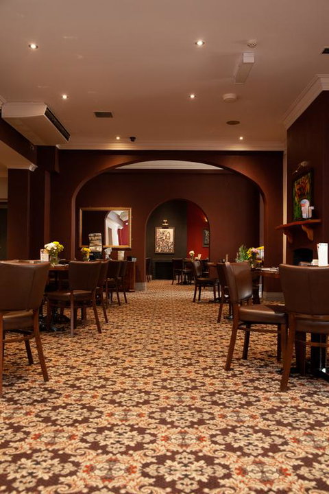 Royal Hotel Singleton - Holiday Byron Bay 3