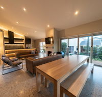 RUST - Holiday Byron Bay