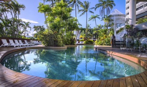 Rydges Esplanade Resort Cairns - Holiday Byron Bay 0