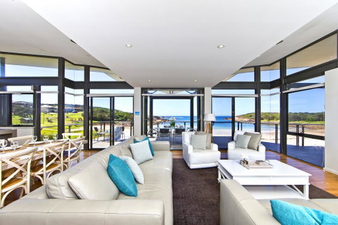 Sails On The Beachfront - Exclusive Seaside Home - Holiday Byron Bay 3