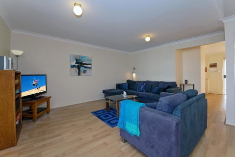 Sandcastles, 2/23 Robinson Street - Holiday Byron Bay 0