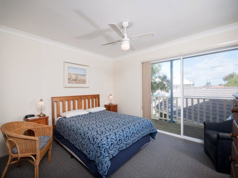 Sandcastles, 21/23 Robinson Street - Holiday Byron Bay 1