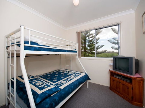 Sandcastles, 21/23 Robinson Street - Holiday Byron Bay 3