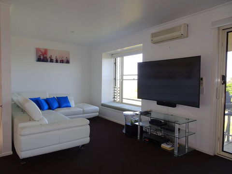 Sea Views At Aqualuna - Holiday Byron Bay 1