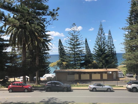 Seabreeze Beach Hotel - Holiday Byron Bay 1