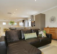 Seal 4 Bedroom House by Shoalwater Executive Homes