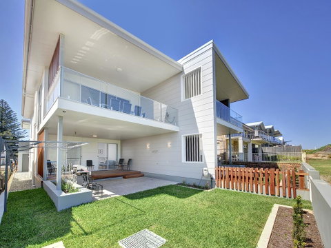 Seas The Day - Holiday Byron Bay 0