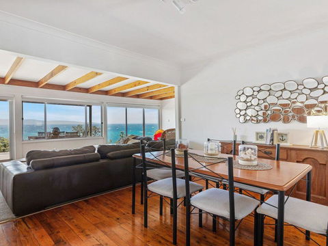 Seaspray On Culburra - Dolphin And Whale Watching - Holiday Byron Bay 1