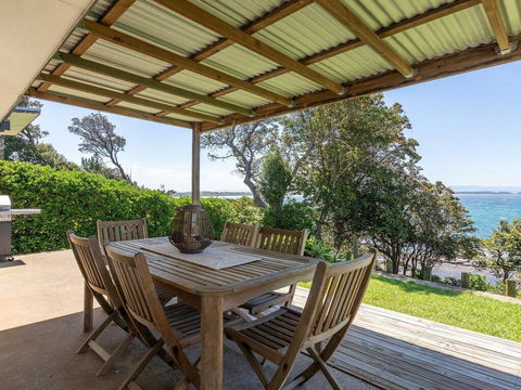 Seaspray On Culburra - Dolphin And Whale Watching - Holiday Byron Bay 0