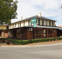 Seaton Arms Motor Inn - Holiday Byron Bay