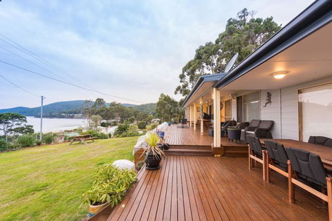 Seaview Family Retreat - Holiday Byron Bay 0