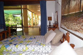 Shady Grove B&B with Holiday Byron Bay