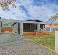 Shady Palms - modern beach house with studio - Holiday Byron Bay