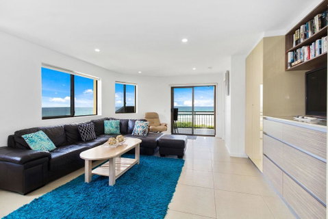 Shoreline Nine Penthouse With Ocean Views - Holiday Byron Bay 1