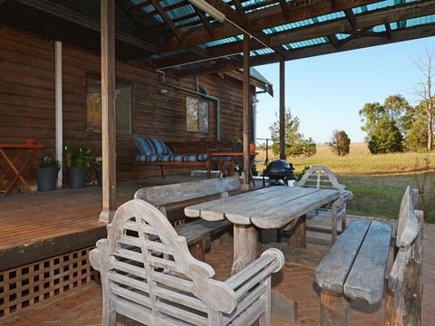 Silver Springs (4br) Cottage, With Wifi, Views, Olives And Space . Fireplace, Views, Olives And Space - Holiday Byron Bay 1