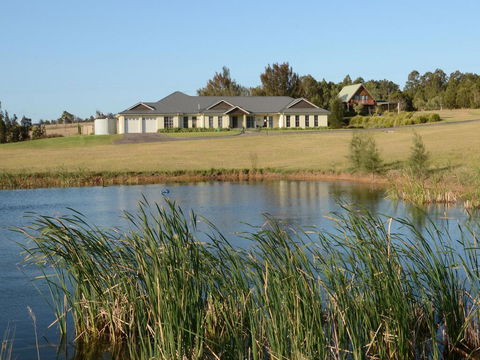Silver Springs Estate 4br House + 6br House With Wifi, Pool. Fireplace, Views, Olives And Space - Holiday Byron Bay 0