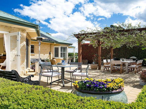 Sinden Park - Garden, Swimming Pool, Rural Vistas - Holiday Byron Bay 0