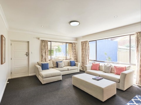 Skymirror Villa - Holiday Byron Bay 2