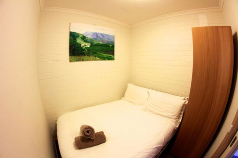 Snow Ski Apartments 07 - Holiday Byron Bay 3